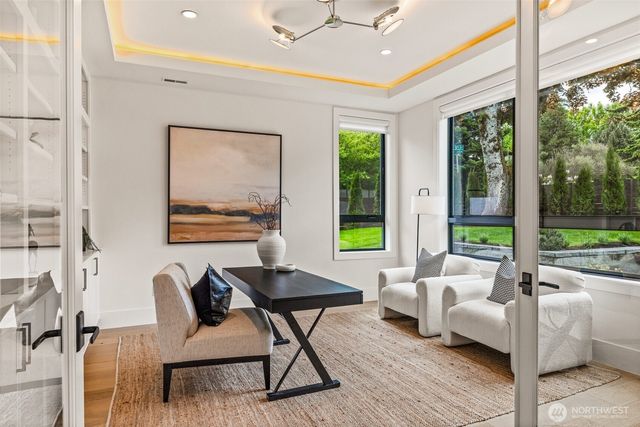 8458 NE 9th Street, Medina, WA 98039