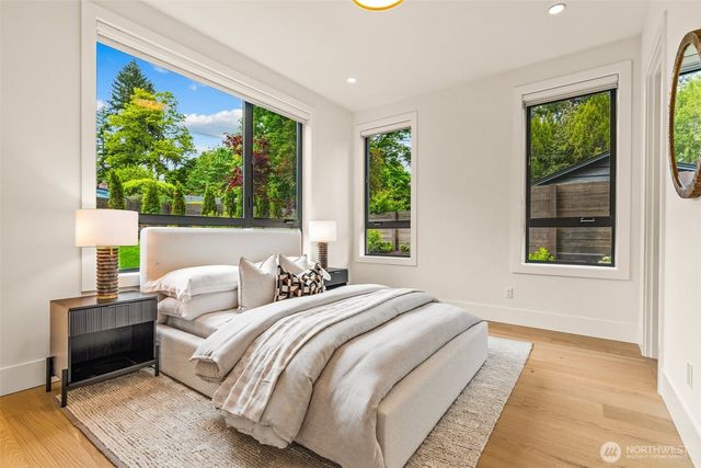 8458 NE 9th Street, Medina, WA 98039