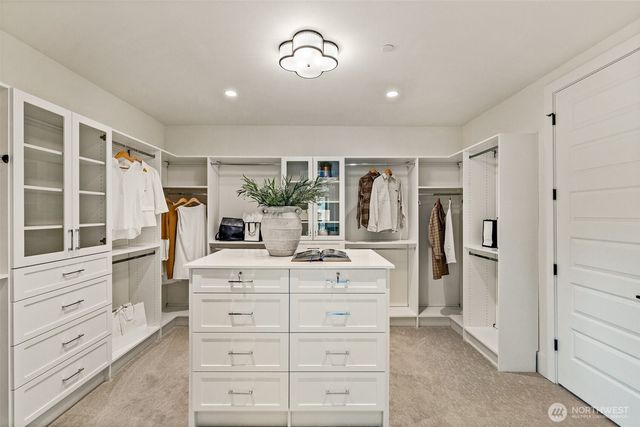 8458 NE 9th Street, Medina, WA 98039