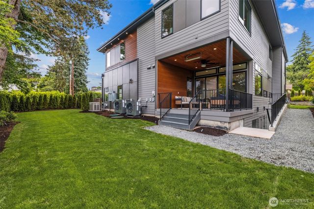 8458 NE 9th Street, Medina, WA 98039