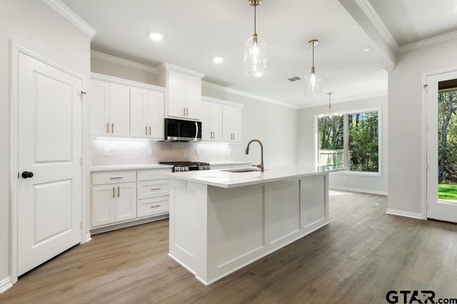 492 Preston Ridge, Tyler, TX 75703