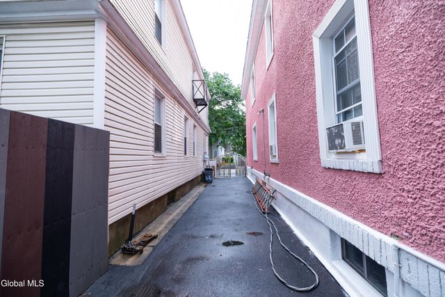 22 Elder Street, Schenectady, NY 12304