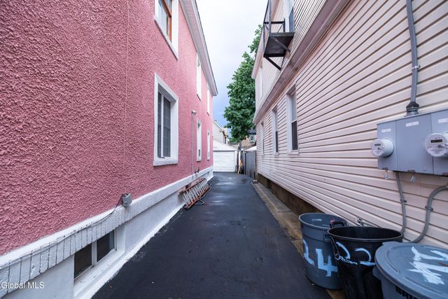 22 Elder Street, Schenectady, NY 12304