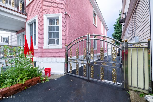 22 Elder Street, Schenectady, NY 12304