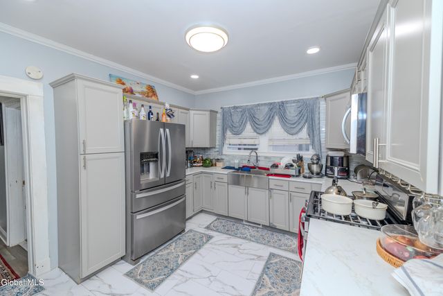 22 Elder Street, Schenectady, NY 12304
