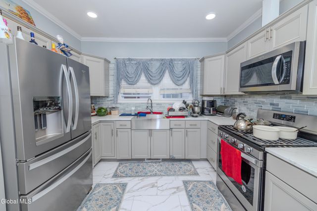 22 Elder Street, Schenectady, NY 12304