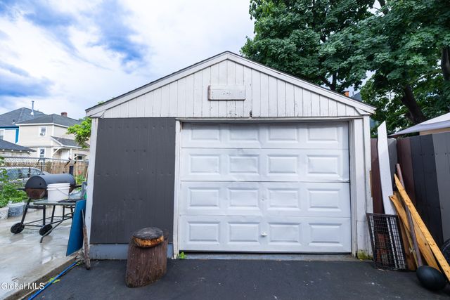 22 Elder Street, Schenectady, NY 12304