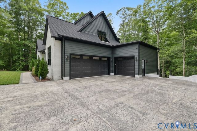 8576 Barrique Rd, New Kent, VA 23124