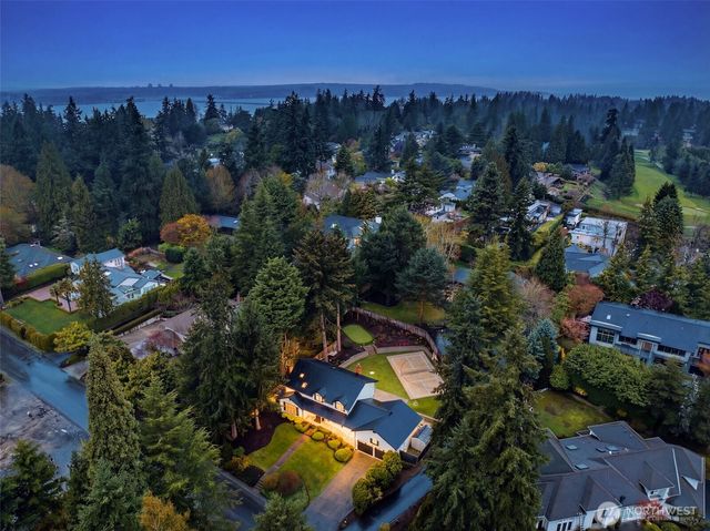 7664 NE 14th Street, Medina, WA 98039