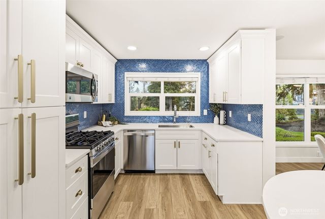7664 NE 14th Street, Medina, WA 98039