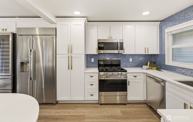 7664 NE 14th Street, Medina, WA 98039
