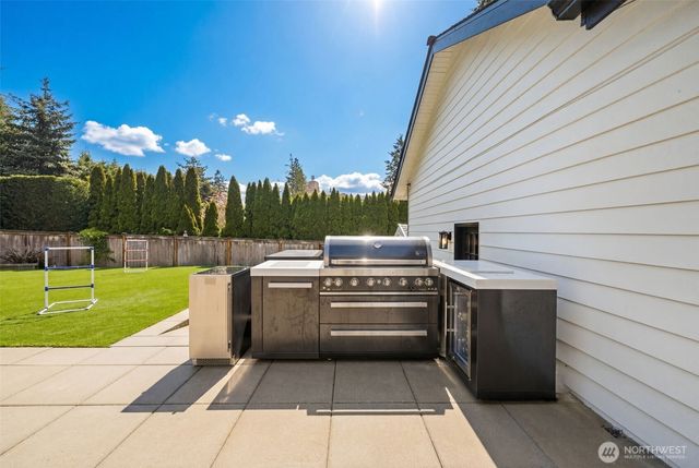 7664 NE 14th Street, Medina, WA 98039