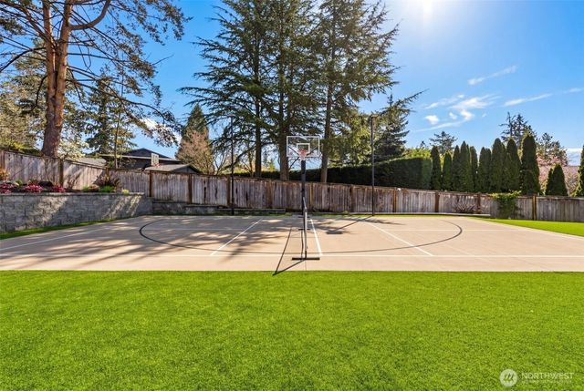 7664 NE 14th Street, Medina, WA 98039