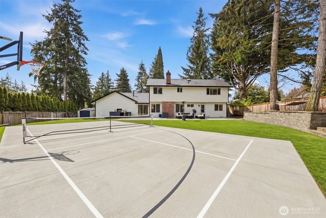 7664 NE 14th Street, Medina, WA 98039