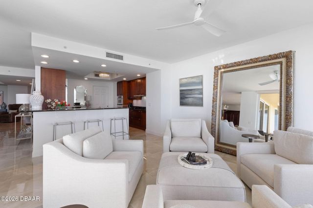 19 Avenue de la Mer Apt 405, Palm Coast, FL 32137