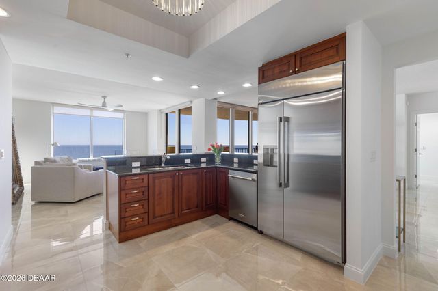 19 Avenue de la Mer Apt 405, Palm Coast, FL 32137