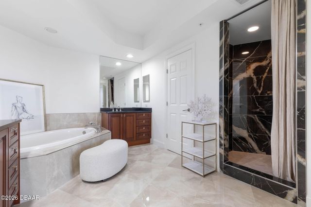 19 Avenue de la Mer Apt 405, Palm Coast, FL 32137