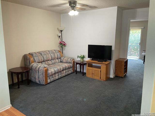 923 Vance Jackson Rd Apt 904, San Antonio, TX 78201