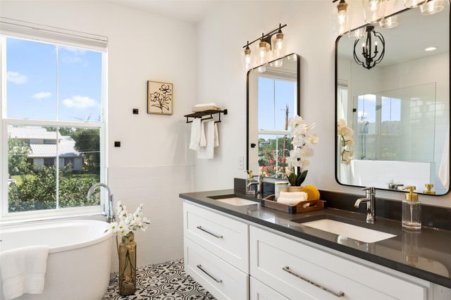 5601 Jackie Robinson ST 1, Austin, TX 78721