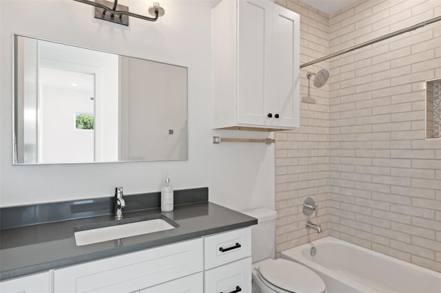 5601 Jackie Robinson ST 1, Austin, TX 78721