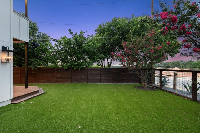 5601 Jackie Robinson ST 1, Austin, TX 78721