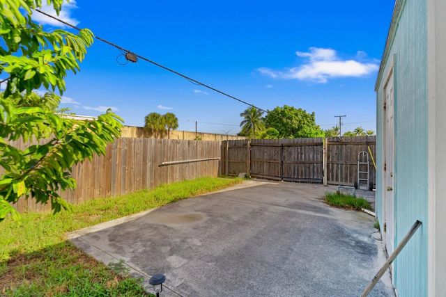 1446 W JENNINGS Street, Lantana, FL 33462