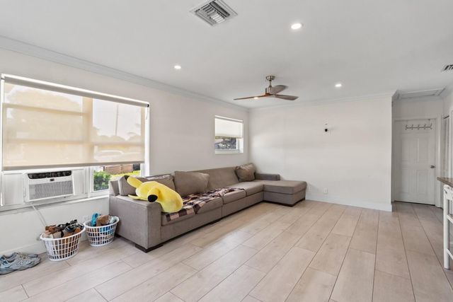 1446 W JENNINGS Street, Lantana, FL 33462