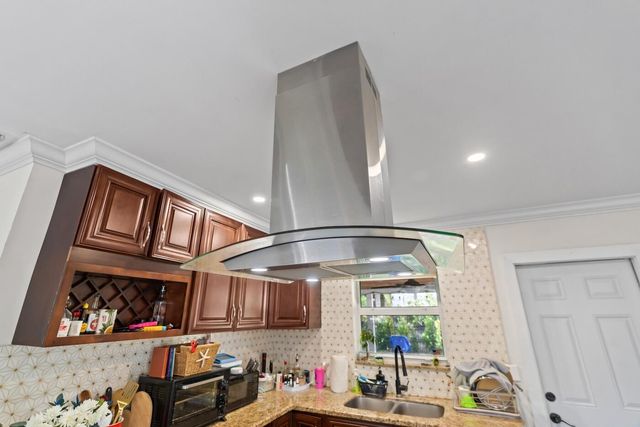 1446 W JENNINGS Street, Lantana, FL 33462