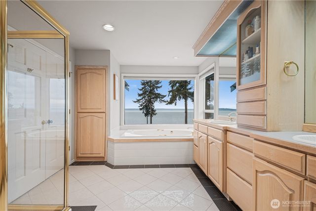 9673 NE Pilot Court, Kingston, WA 98346