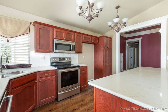 4805 W Commercial Street, Broken Arrow, OK 74012
