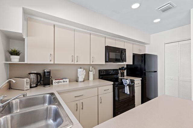 1761 NE 55th Street 3, Fort Lauderdale, FL 33334