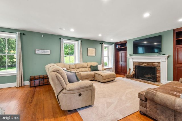62 WALNUT BANK RD, Glenmoore, PA 19343