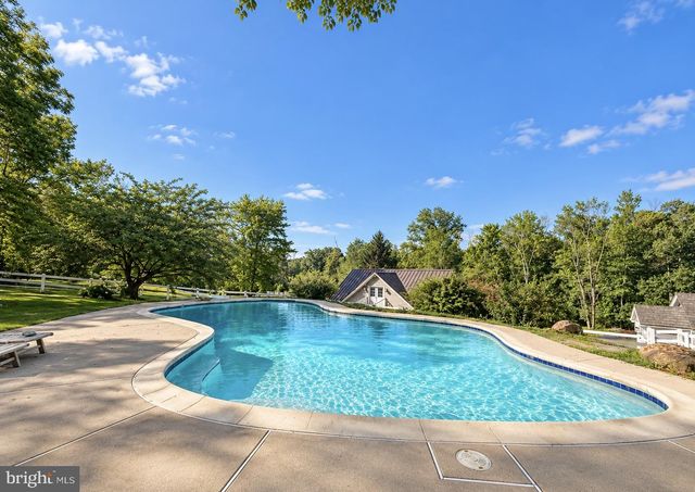 62 WALNUT BANK RD, Glenmoore, PA 19343