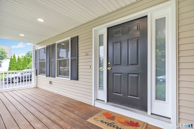 36 Pawtucket Avenue, Shelton, CT 06484