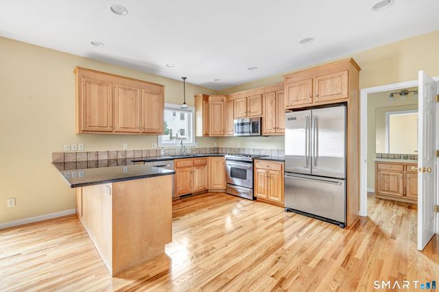 36 Pawtucket Avenue, Shelton, CT 06484