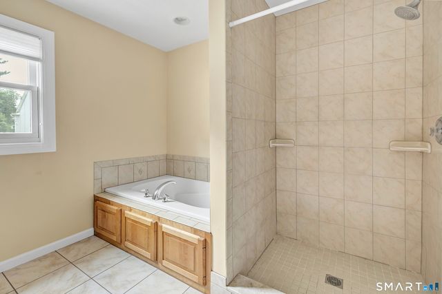 36 Pawtucket Avenue, Shelton, CT 06484