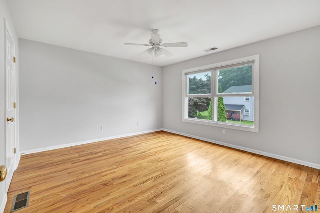 36 Pawtucket Avenue, Shelton, CT 06484