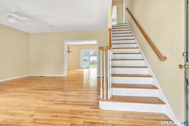 36 Pawtucket Avenue, Shelton, CT 06484