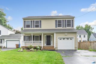 36 Pawtucket Avenue, Shelton, CT 06484