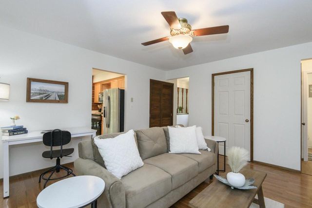 519 Greenfield DRIVE, Grafton, WI 53024