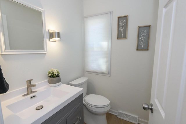 519 Greenfield DRIVE, Grafton, WI 53024