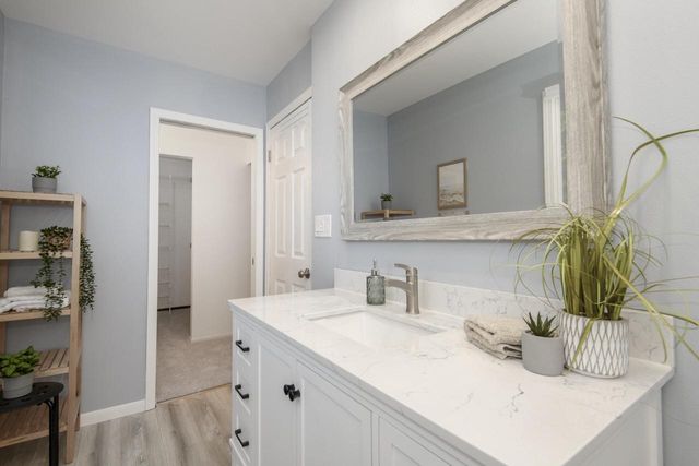 519 Greenfield DRIVE, Grafton, WI 53024
