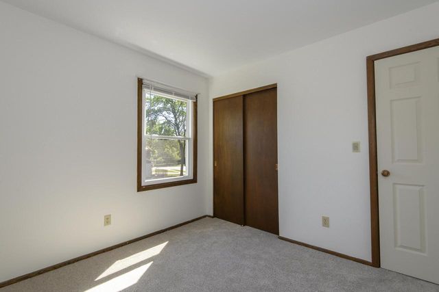 519 Greenfield DRIVE, Grafton, WI 53024