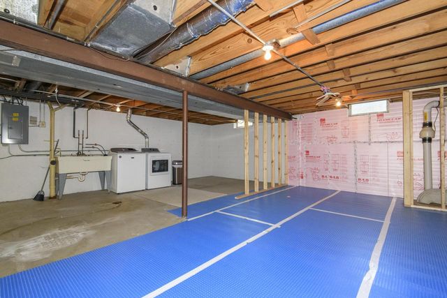 519 Greenfield DRIVE, Grafton, WI 53024