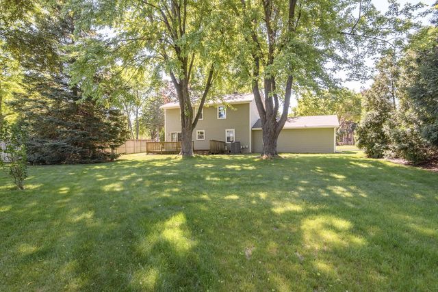 519 Greenfield DRIVE, Grafton, WI 53024