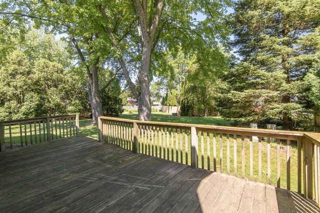 519 Greenfield DRIVE, Grafton, WI 53024