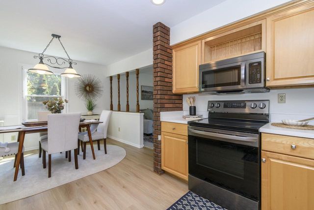 519 Greenfield DRIVE, Grafton, WI 53024