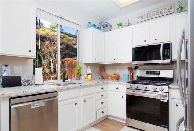 922 Pala Mesa, Corona, CA 92879