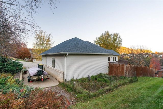 726 N 4th Street, La Crescent, MN 55947
