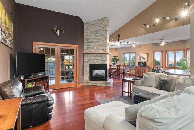 726 N 4th Street, La Crescent, MN 55947